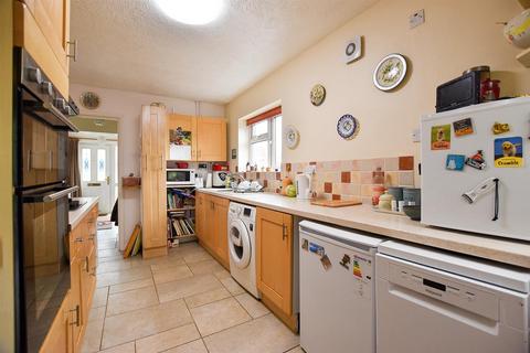 4 bedroom semi-detached house for sale, Orchard Avenue, Aylesford