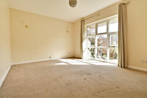 2 bedroom apartment to rent, The Knoll, Bromley BR2