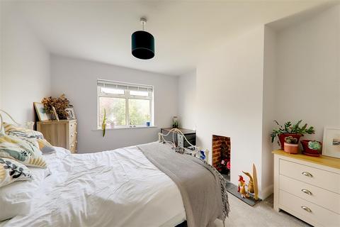 24 Rectory Gardens, Worthing, BN14 7TE