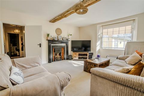 2 bedroom apartment for sale, High Street, Saxmundham, Suffolk, IP17