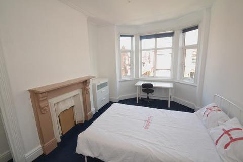 7 bedroom semi-detached house to rent, Argyle Avenue, Manchester M14