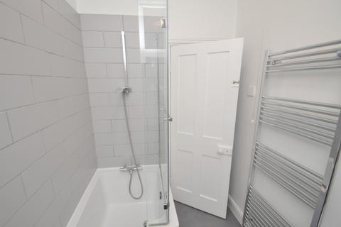 4 bedroom terraced house to rent, Kedleston Avenue, Manchester M14