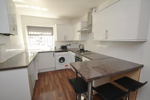 4 bedroom terraced house to rent, Whitby Road, Manchester M14