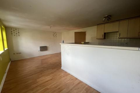 2 bedroom flat for sale, Signal Drive, Manchester, M40 8BE