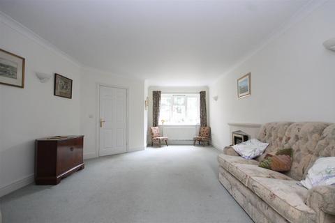 3 bedroom terraced house for sale, SPRINGVALE CLOSE, GREAT BOOKHAM, KT23