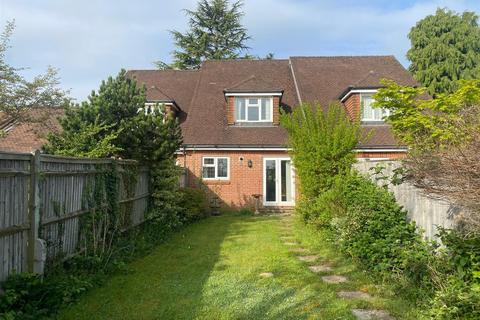 3 bedroom terraced house for sale, SPRINGVALE CLOSE, GREAT BOOKHAM, KT23
