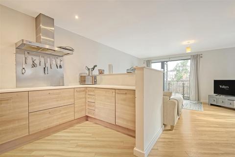 2 bedroom apartment for sale, Rollason Way, Brentwood