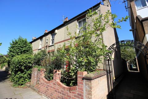 2 bedroom end of terrace house to rent, Bermuda Terrace, Cambridge