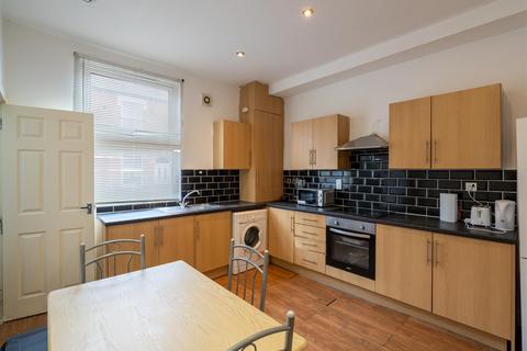 6 bedroom terraced house for sale, Kelsall Place, Leeds LS6