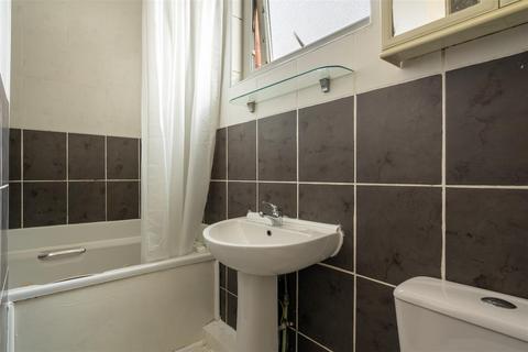 6 Kelsall Place, Leeds, LS6 1RA