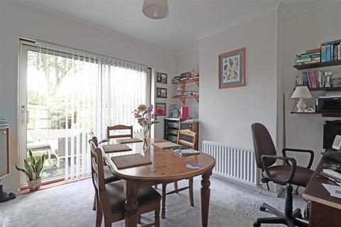 43 Orchard Way, Reigate, RH2 8DS