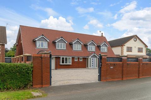 5 bedroom detached house for sale, Kings Road Calf Heath Wolverhampton, West Midlands, WV10 7DU