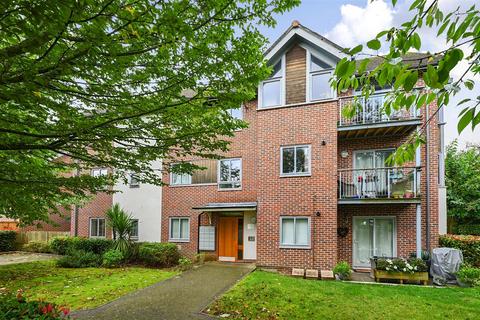 2 bedroom flat for sale, Pillar Box Gardens, Basingstoke RG24