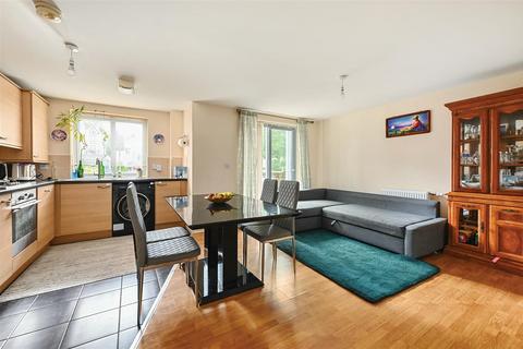 2 bedroom flat for sale, Pillar Box Gardens, Basingstoke RG24