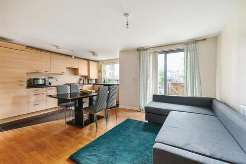 2 bedroom flat for sale, Pillar Box Gardens, Basingstoke RG24