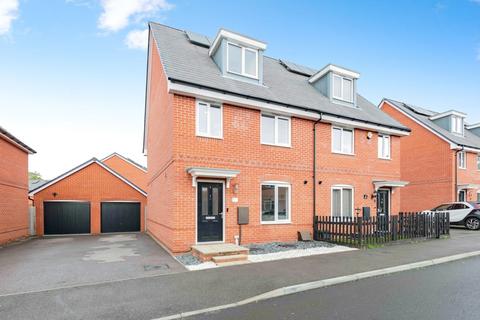 4 bedroom townhouse for sale, Warwick Way, Southampton SO31