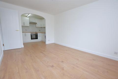 20 Fairfield Close, Mitcham, CR4 3RE