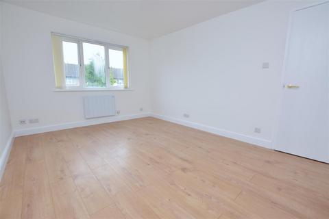 20 Fairfield Close, Mitcham, CR4 3RE