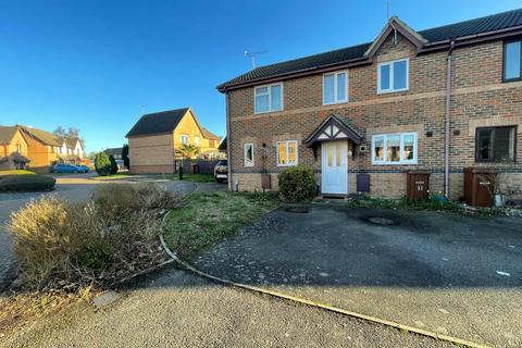 2 bedroom terraced house to rent, Burrstock Way, Rainham,