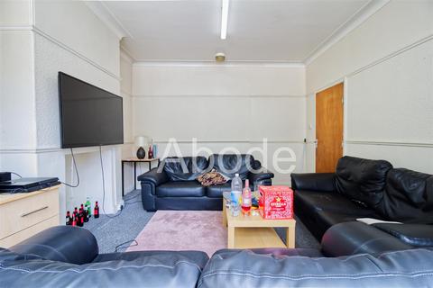 9 bedroom house to rent, St Michael Villas, Headingley, Leeds