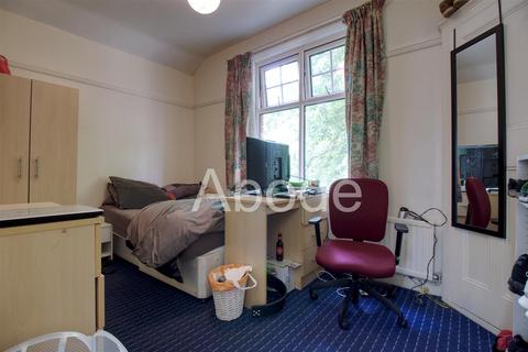 9 bedroom house to rent, St Michael Villas, Headingley, Leeds