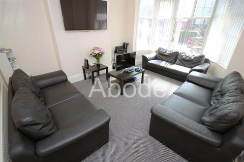 9 bedroom house to rent, St Michaels Villas, Headingley, Leeds