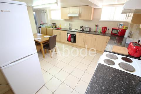 9 bedroom house to rent, St Michaels Villas, Headingley, Leeds