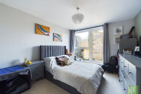 undefined, Bath Road, Reading, Berkshire, RG30