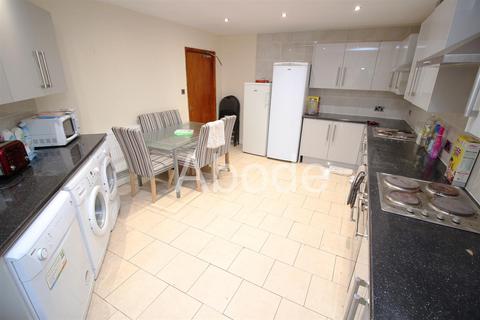 9 bedroom house to rent, Regent Park Terrace, Hyde Park, Leeds