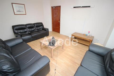9 bedroom house to rent, Regent Park Terrace, Hyde Park, Leeds