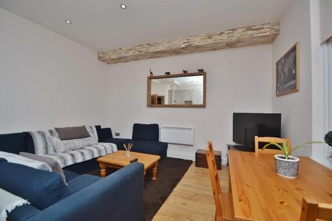 2 bedroom flat for sale, 14 Hollin Lane, Leeds LS16