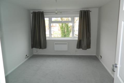 2 bedroom flat to rent, Suffolk Close, Coppenham SL1