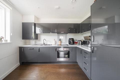 2 bedroom apartment for sale, Kenneth Way, London