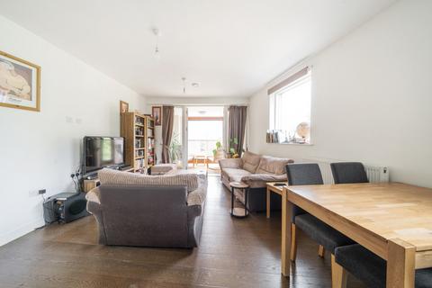 2 bedroom apartment for sale, Kenneth Way, London