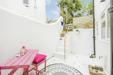 1 bedroom apartment to rent, Hova Villas, Hove