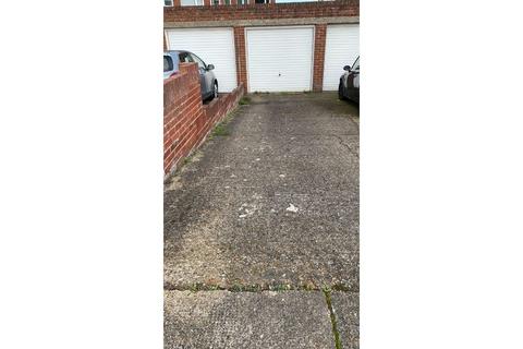 Garage to rent, GARAGE Yarrow Close, Broadstairs CT10