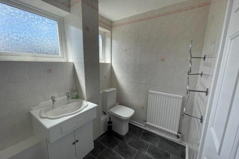 3 bedroom semi-detached house to rent, Adel Wood Road, Leeds LS16