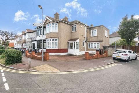 4 bedroom end of terrace house for sale, Woodbridge Road, Barking, IG11