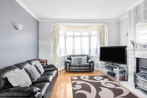 4 bedroom end of terrace house for sale, Woodbridge Road, Barking, IG11