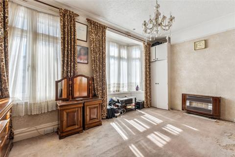 3 bedroom terraced house for sale, Eatonville Road, SW17