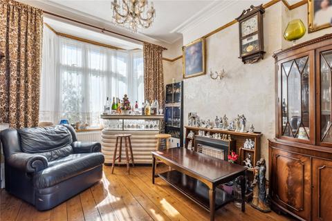 3 bedroom terraced house for sale, Eatonville Road, SW17