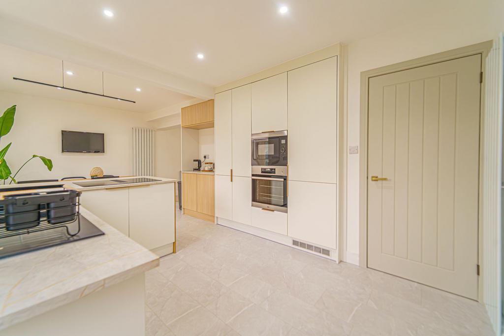 Hafod Close, Ponthir, NP18 3 bed semidetached house for sale £325,000