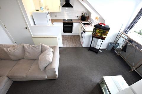 2 bedroom flat to rent, Horsforth House, Flat 28