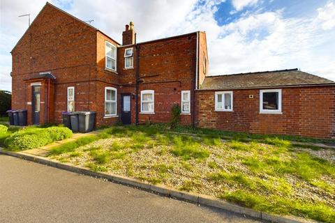 3 bedroom semi-detached house for sale, Station Road, North Hykeham