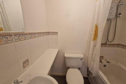 2 bedroom house to rent, Barley Way, Newark