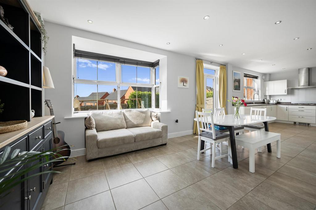 Dining area towards kitchen.jpg