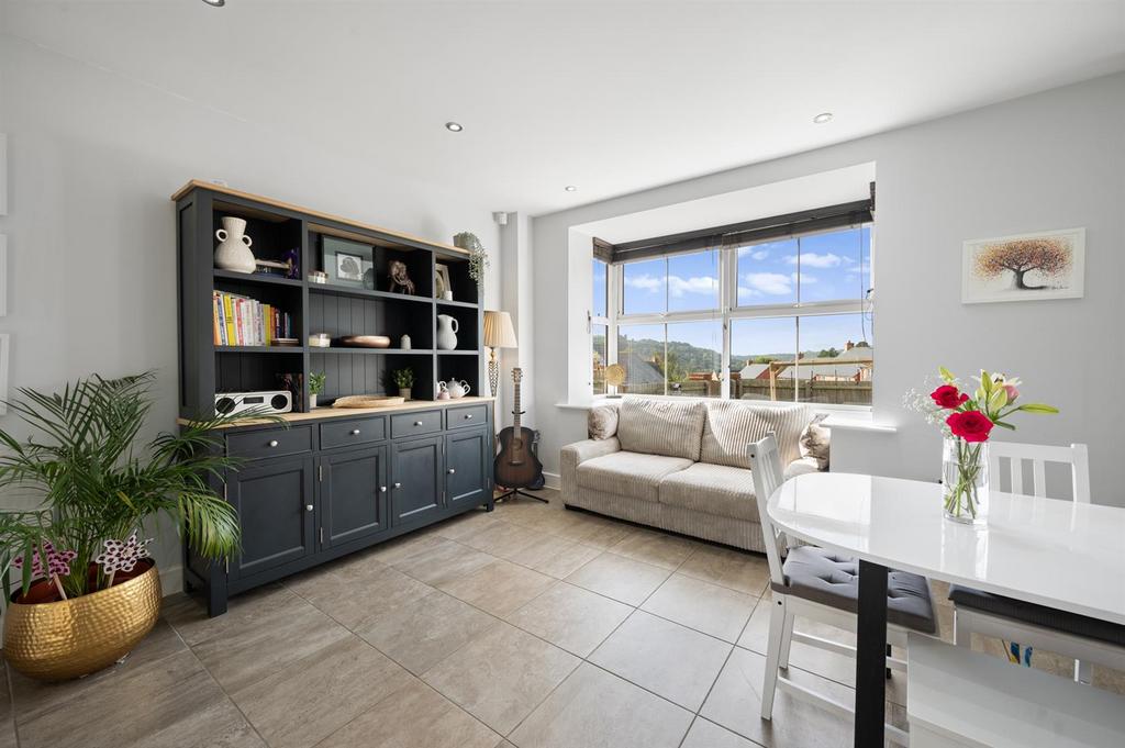 Dining area towards garden.jpg