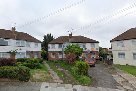 3 bedroom flat to rent, Stainton Road