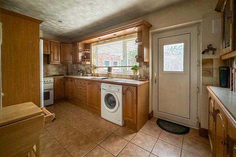 2 bedroom detached bungalow for sale, Cowper Street, Kettering NN16