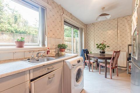 49 Carleton Gate, Giffnock, Glasgow, G46 6NU